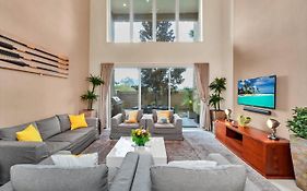 Luxury Villa Less Than A Mile From Disneyworld -Bonus Elevator-